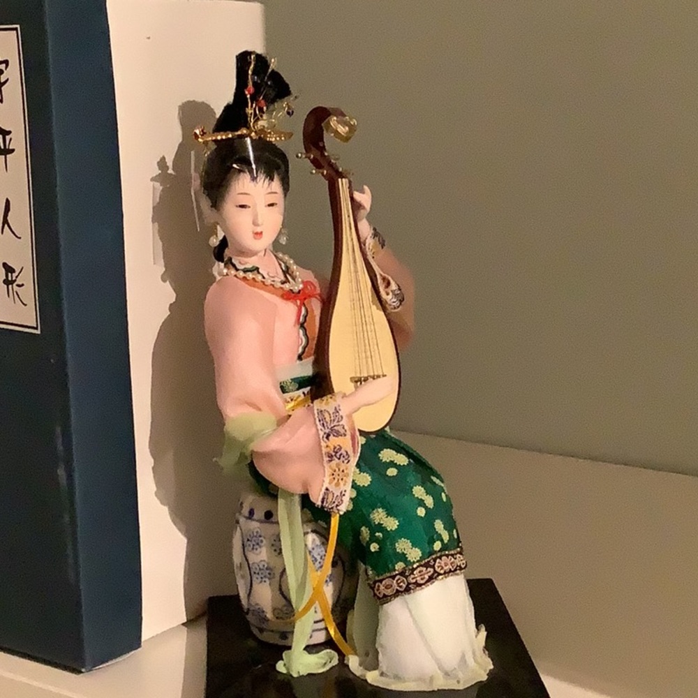NIB vintage Chinese Musician Sitting Doll